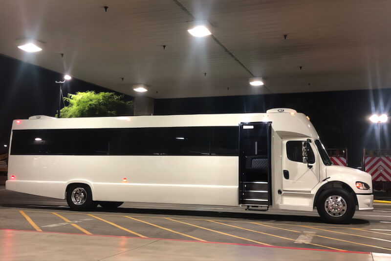 Large party buses in Atlanta